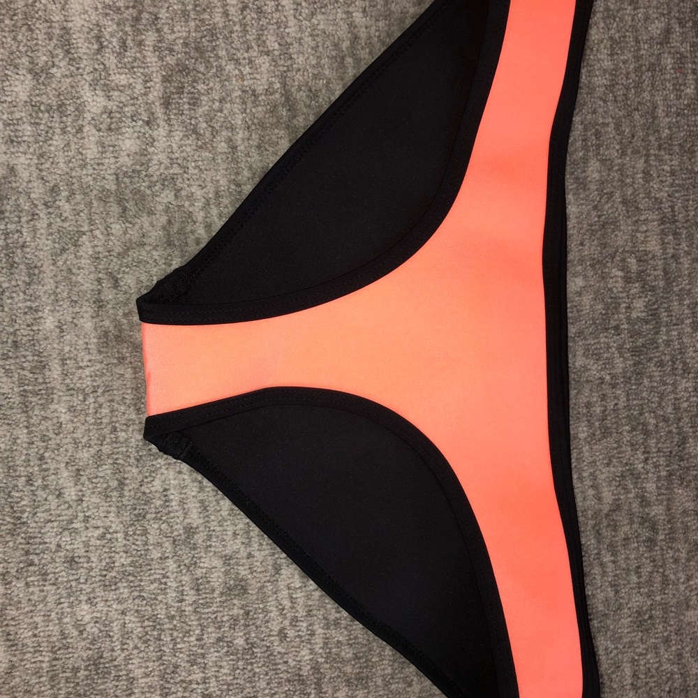 Orange triangl swimsuit - Picture 2 of 5